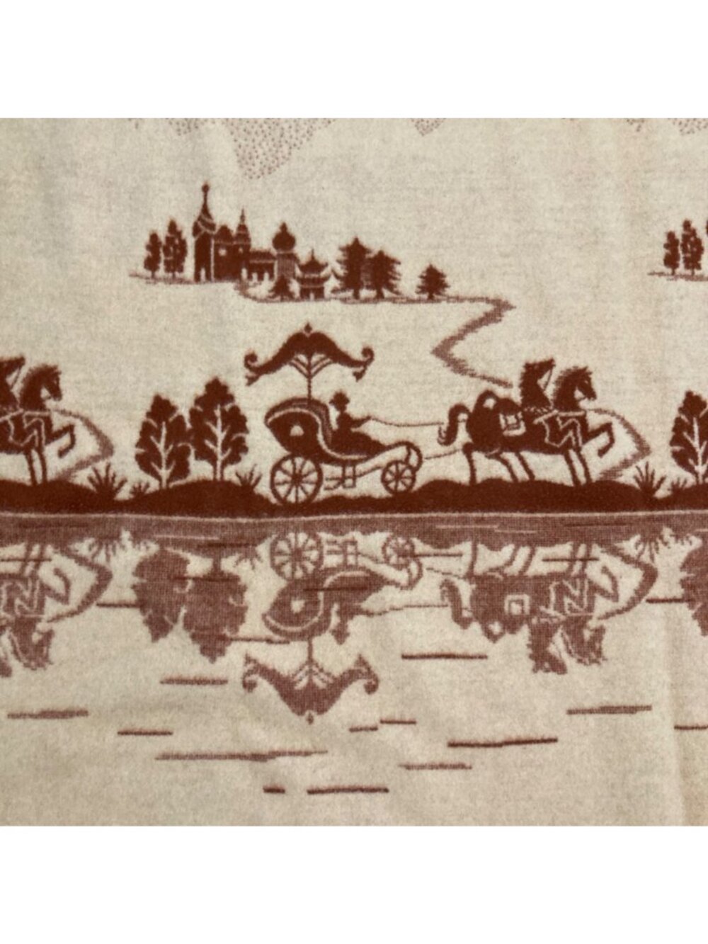 Pure New Wool Blanket With Carriage Scene Pattern And Satin Trim 88" X 67" - Picture 7 of 11